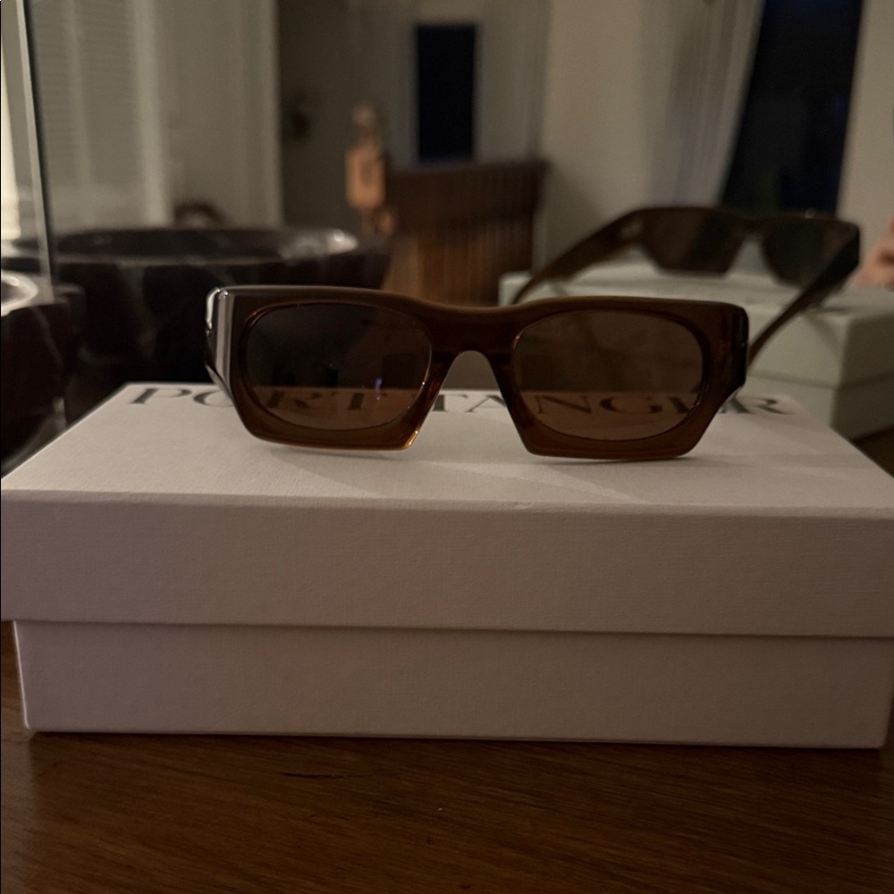 Elegant Brown Rectangular Sunglasses - image 2